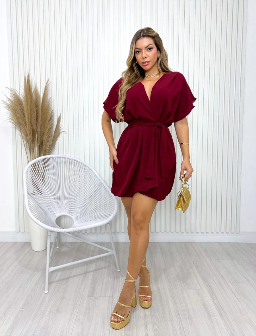 Vestido Curto Decote em V com Babados Lyra