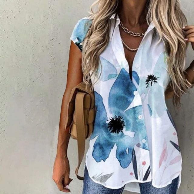 Camisa Feminina Estampada com Botões Elegance